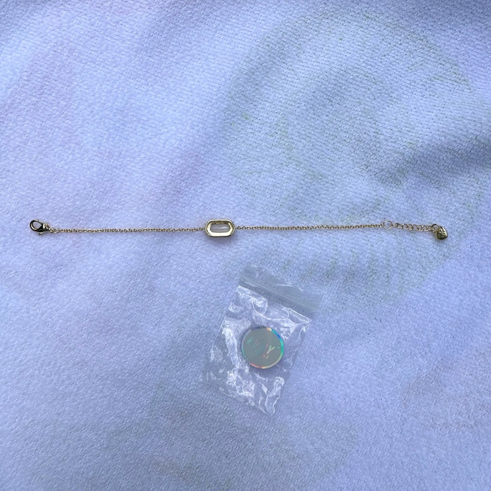 Aura Bracelet Gold - Picture 9 of 13